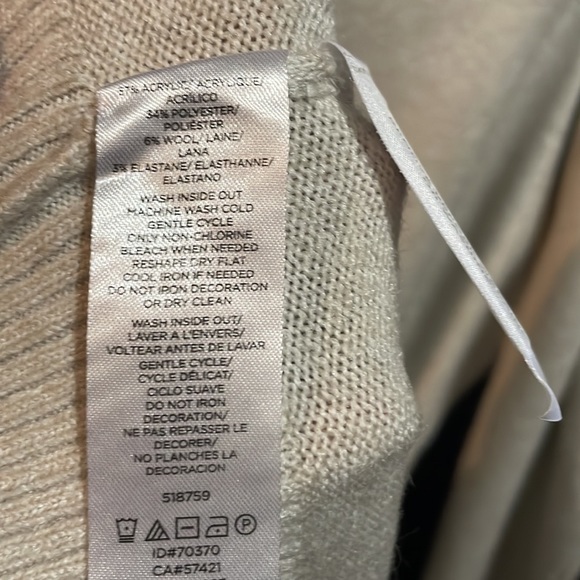 Loft jeweled sweater firm offer - Picture 5 of 5